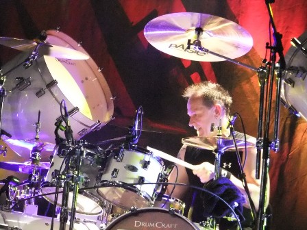 Stefan Schwarzmann in Paris on drums with Accept