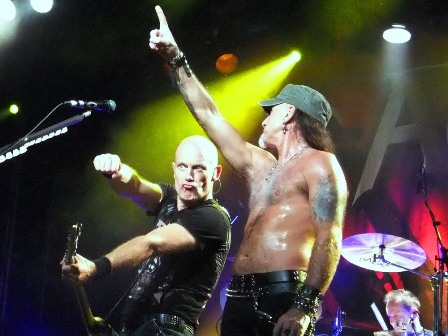 Wolf Hoffmann and Mark Tornillo - Accept live in Paris