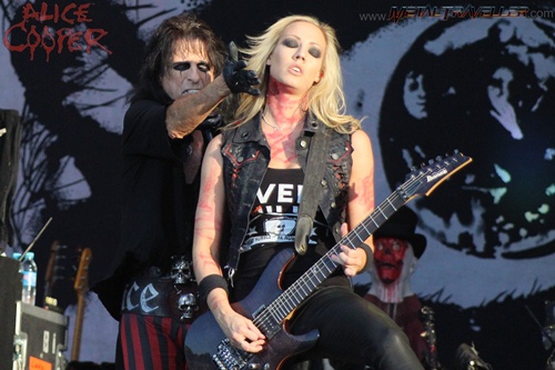 Alice Cooper and Nita Strauss live in Clisson