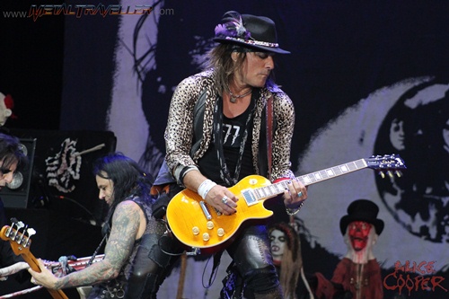 Ryan Roxie live with Alice Cooper