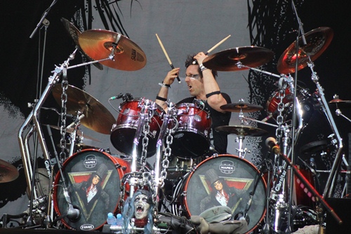 Glen Sobel with Alice Cooper, live in Clisson