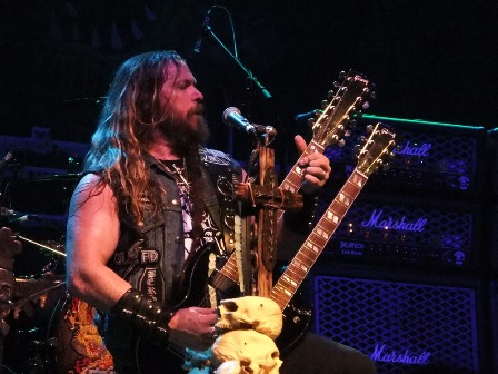 Double Gibson SG guitar - Zakk Wylde live at La Cigale