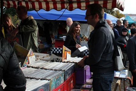 Vinyls and records at the flea market in Mauer Park