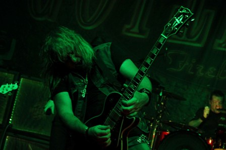 Leo leoni on stage with Gotthard in Paris