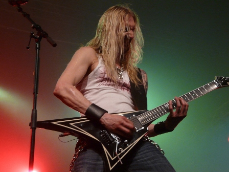 Oscar Dronjak infected - Hammerfall live in Mons