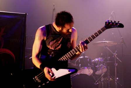 Ian Alden from Huntress live in France