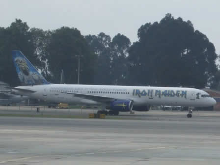 Astraeus Airlines Boeing 757-23A, registration G-OJIB, also known as Ed Force One, Flight AEU666 from San José de Costa Rica landing in Bogotá at 4pm local time