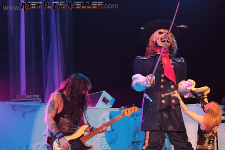 The pirate Eddie and Janick Gers