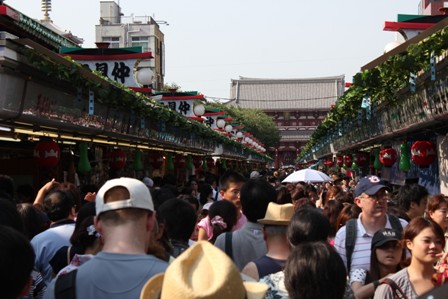 Crowds at Nakamise-dori shopping arcade in Asakusa