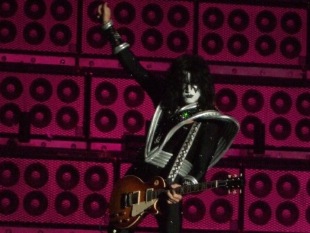 Tommy Thayer from KISS playing in Bercy Arena, Paris, June 2008