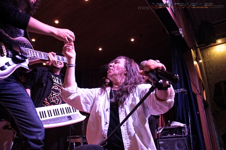 Give me that guitar pick!