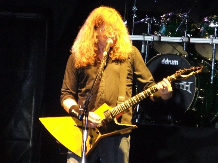 Dave Mustaine on guitars with Megadeth, live at the Polideportivo Envigado in Medellín