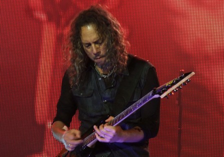 Kirk Hammett on guitars, live with Metallica