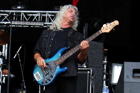Tim Lindsey on bass - Molly Hatchet live at the Hellfest Open Air