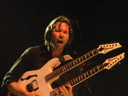 Paul Gilbert - Mr. Big live in Paris