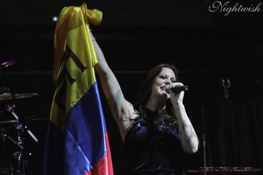 Floor Jansen holding a Colombia flag