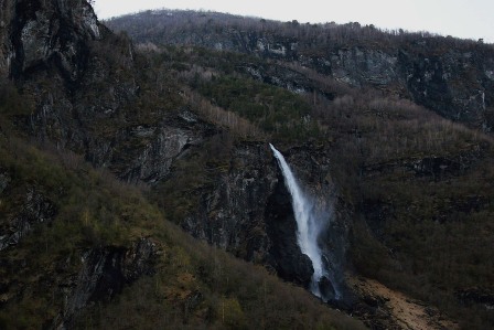 A waterfall on the way to Flåm