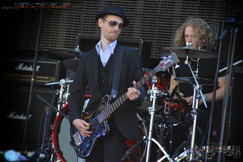 Nick Mailing with The Quireboys, live in Clisson