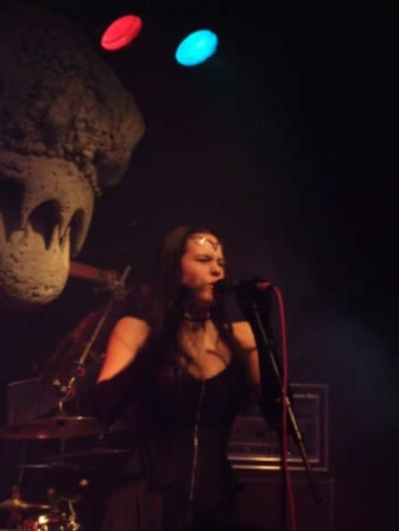 Jen Majura singing "Lord Of The Flies" with Rage. Paris, April 2, 2008