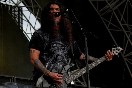 Tom Araya on bass and vocals, live with Slayer