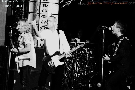 Rick Parfitt, Francis Rossi and Rhino Edwards from Status Quo live in Clisson