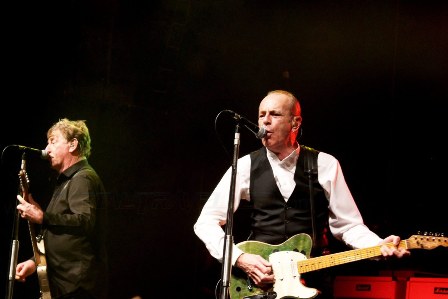 Francis Rossi and Rick Parfitt live with Status Quo