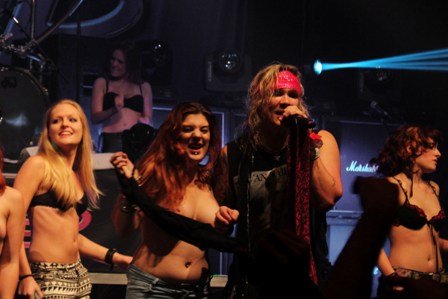 Steel Panther Girls on stage in Paris