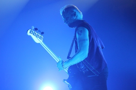 Nalle Påhlsson on bass