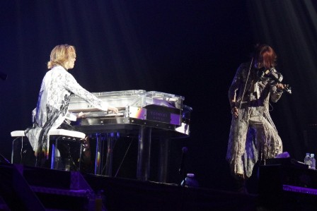 Kurenai: Yoshiki on piano, Sigizo on violin
